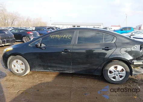 2016 Kia Forte Lx z USA, uszkodzony, nr VIN KNAFK4A60G5520238